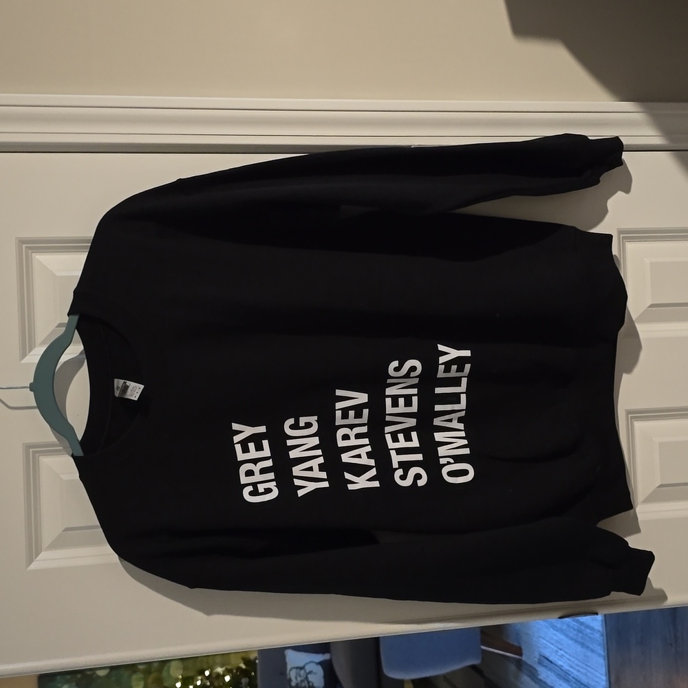 Like NEW, Grey's Anatomy OG fans sweatshirt size Medium yang karev Stevens❤️ - Picture 3 of 4